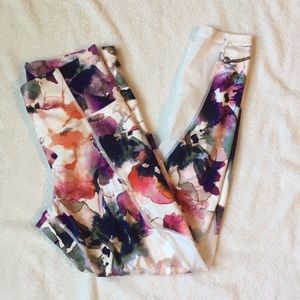 Never worn athleta leggings